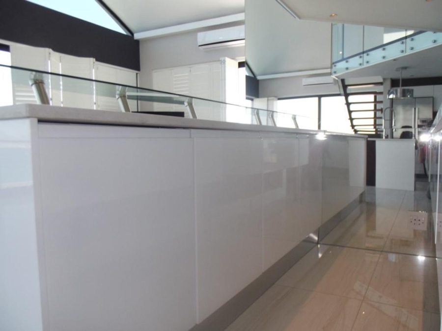 3 Bedroom Property for Sale in Bloubergrant Western Cape